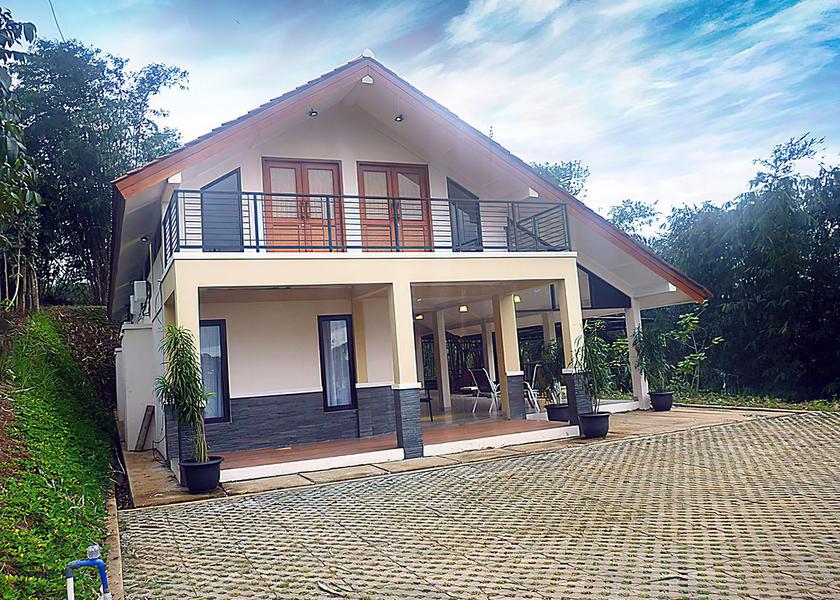 West Java Ciawi Hotel Exterior