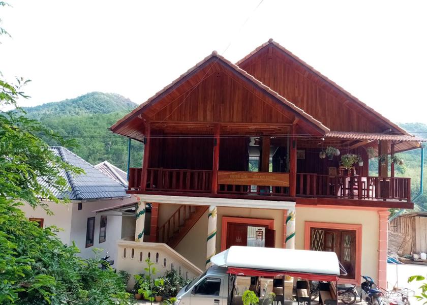 Oudomxay Province Pakbeng Exterior view