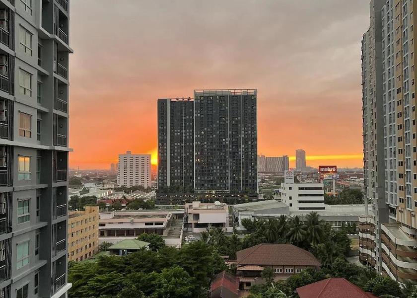 Nonthaburi Province Pak Kret View