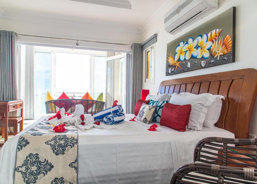 Praslin Island One-Bedroom Apartment with Balcony and Sea View