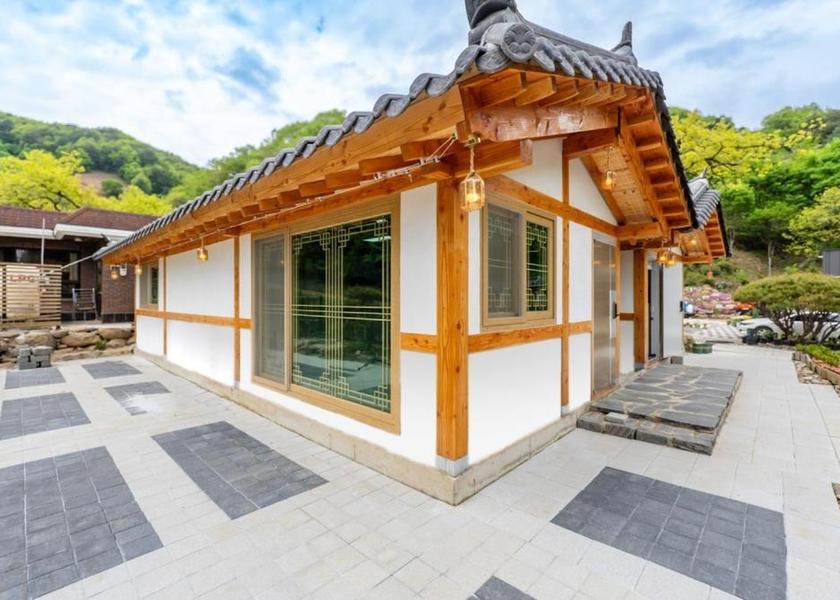 South Gyeongsang Hadong Hotel Exterior