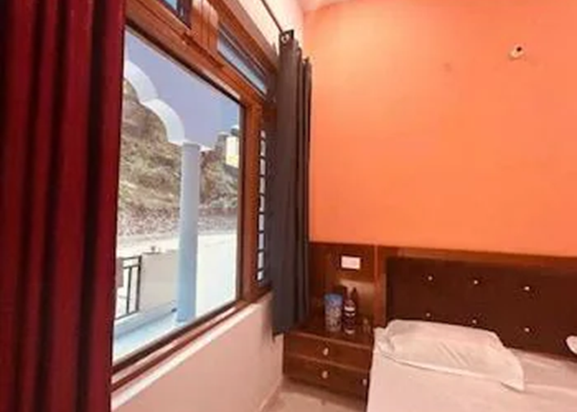 Uttarakhand Kedarnath Double Bed Room