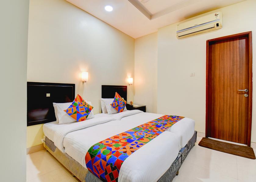 Maharashtra Pune Room