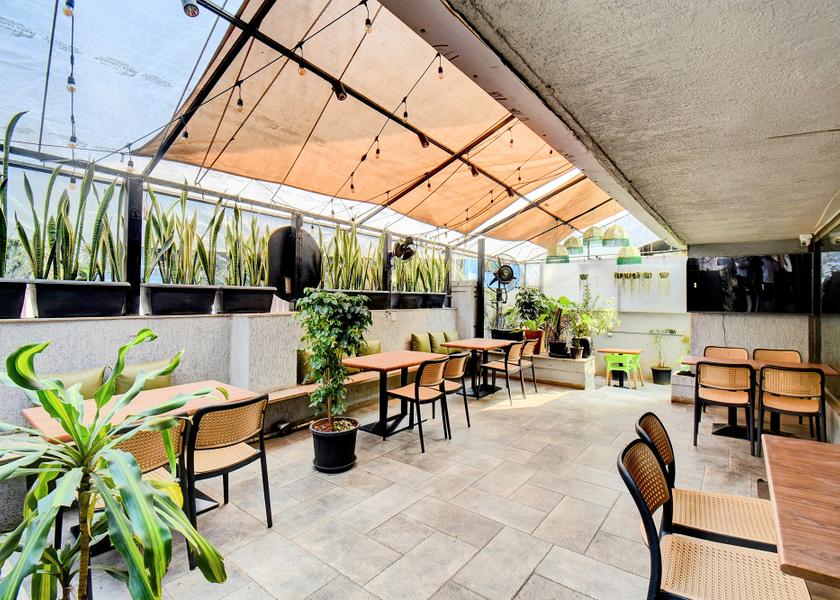 Maharashtra Pune Food and Drink