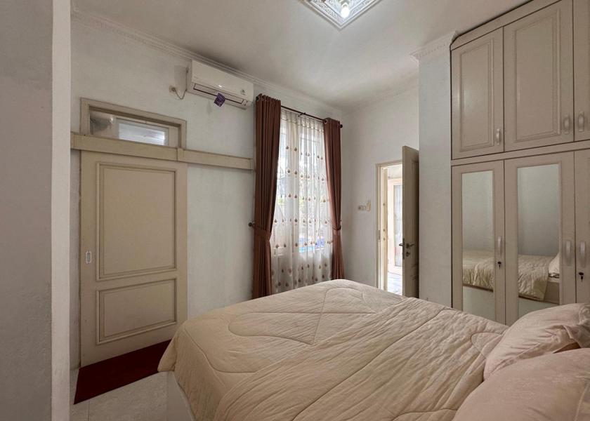 Central Java Ungaran Double Room with Private Bathroom