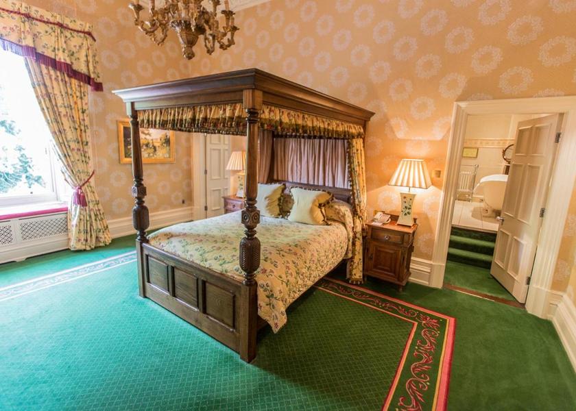 England Lutterworth Four Poster Suite 