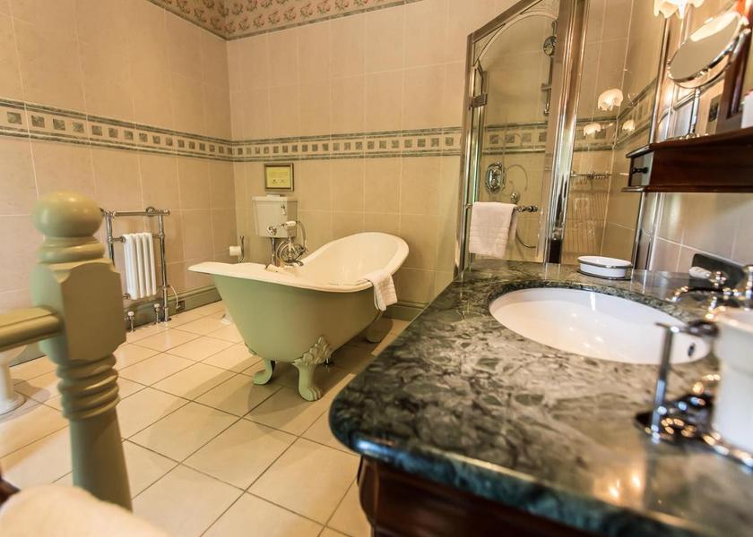 England Lutterworth Four Poster Suite 