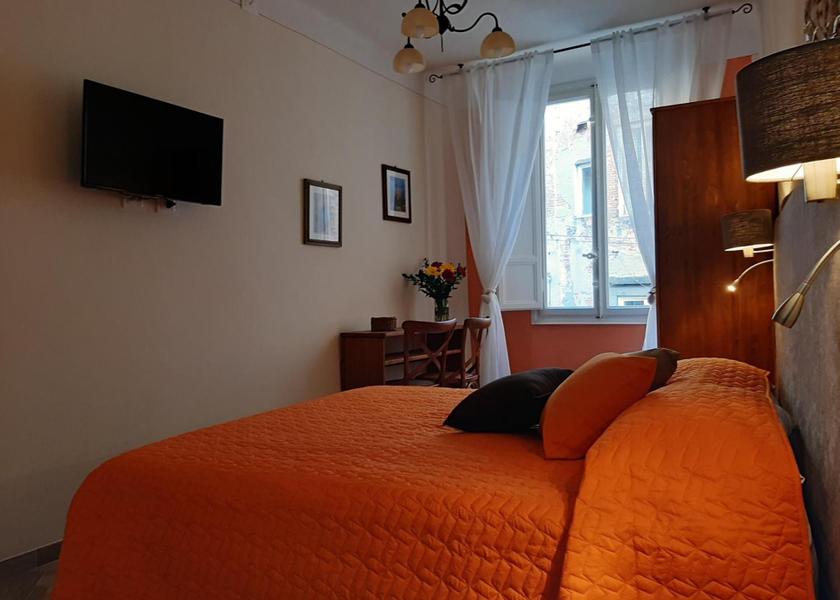 Tuscany Lucca Double Room with Private Bathroom
