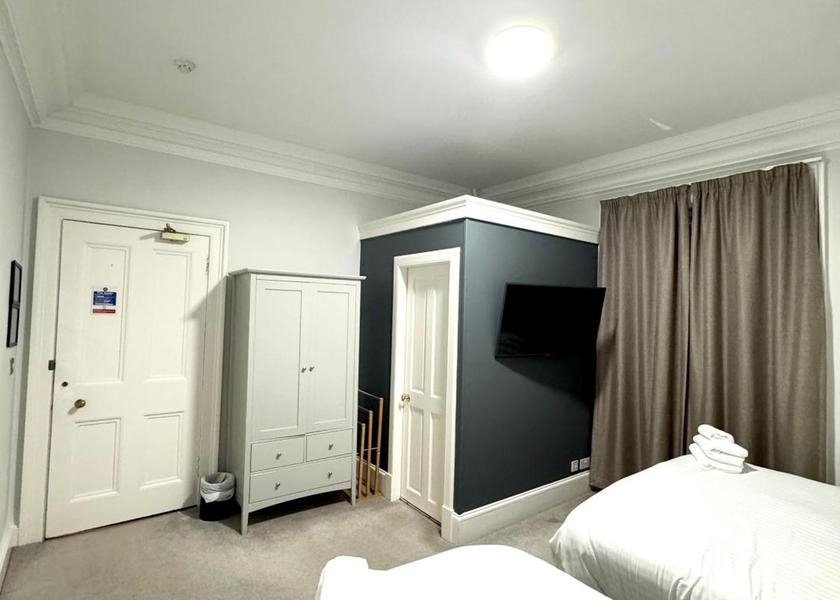 Scotland Edinburgh Triple Room with Private Bathroom