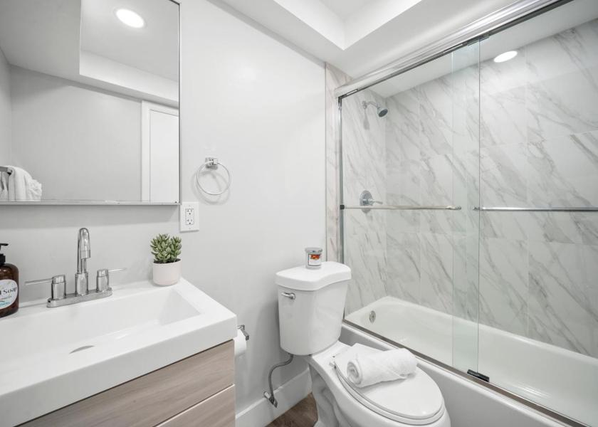 Florida Fort Lauderdale Premium Two Bedroom Two Bath Family Suite with Kitchen and Sofa Bed