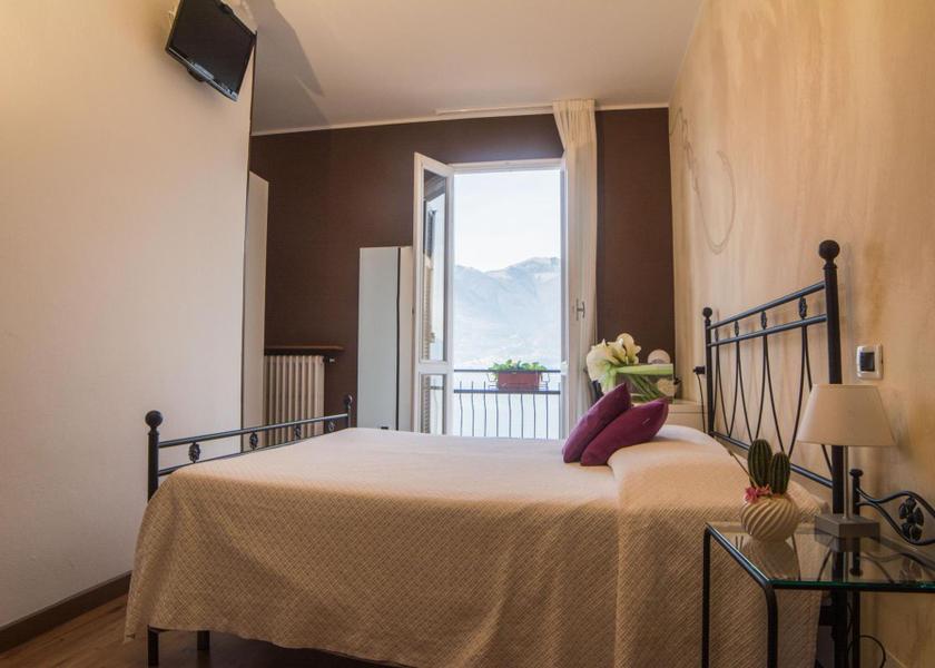 Lombardy Lezzeno Double Room with Lake View