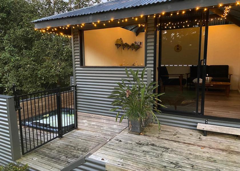 Queensland Palm Grove Hot tub