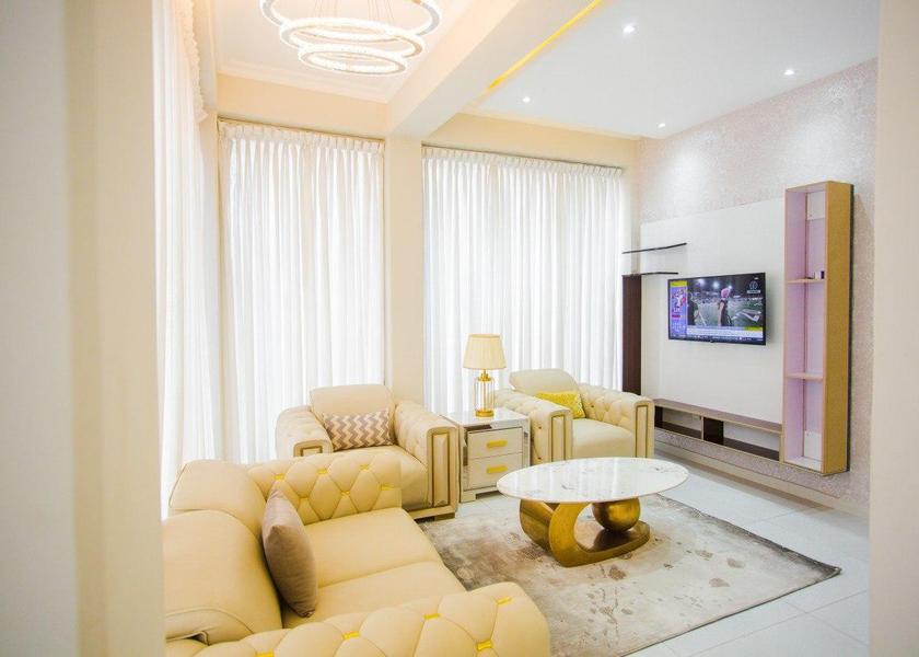  Accra Separate living room
