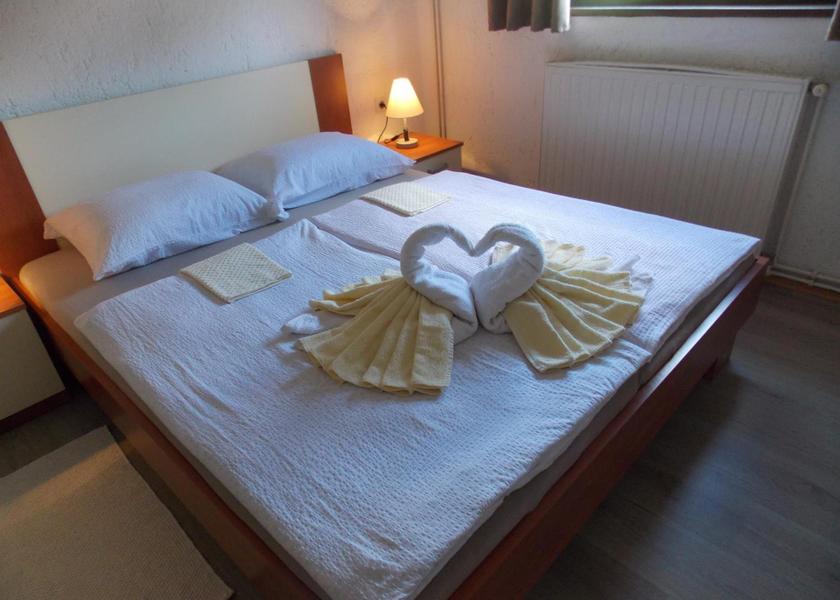 Karlovac Rakovica Two-Bedroom Apartment with Balcony