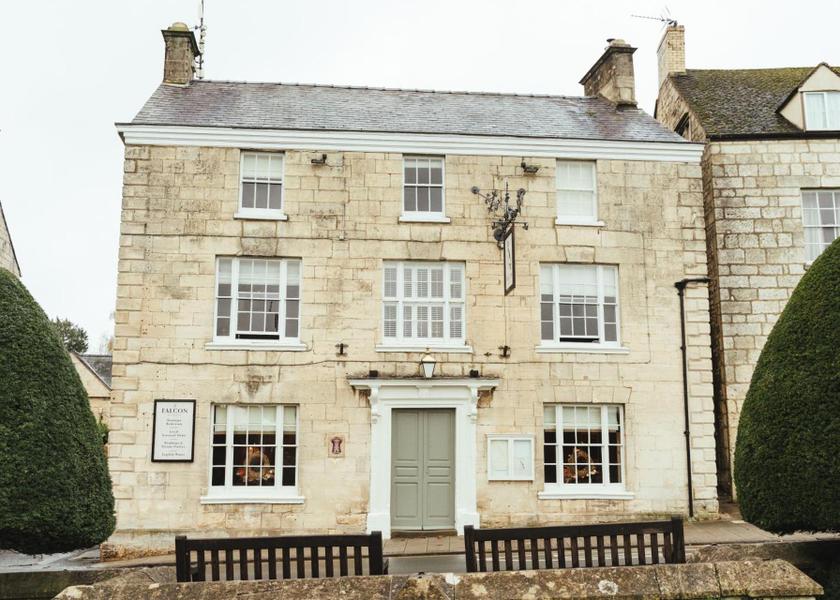 England Stroud Exterior view