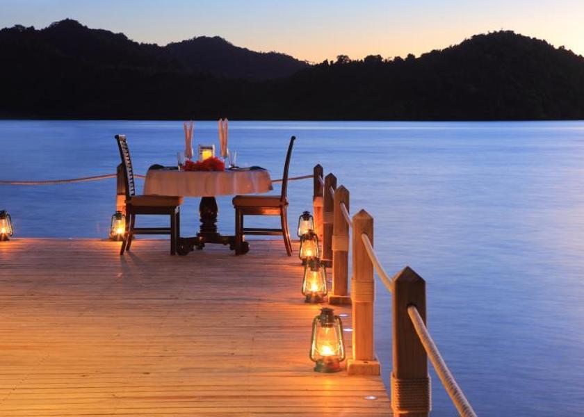 Northern Division Matangi Island Balcony/terrace