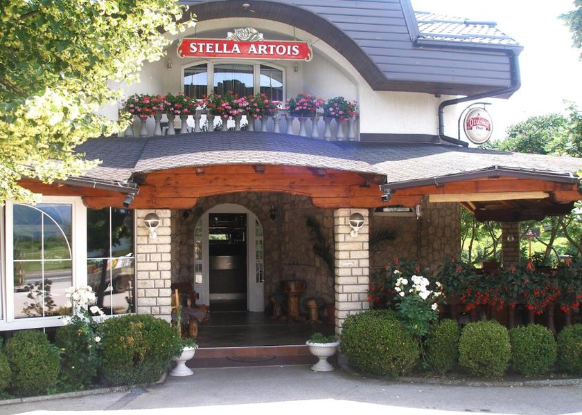 Karlovac Rakovica Entrance
