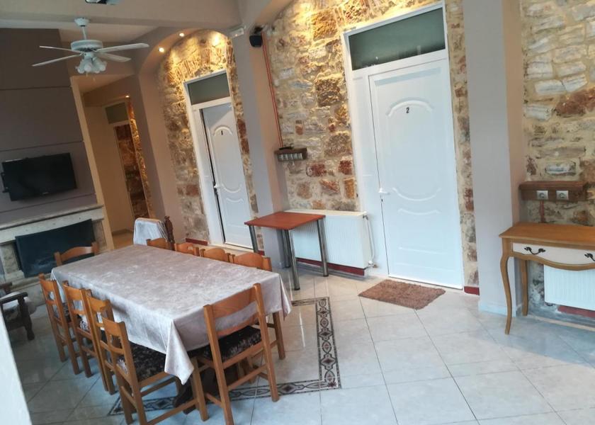 Central Greece Istiaia-Aidipsos Shared lounge/TV area
