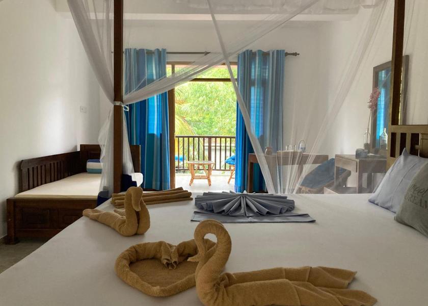 Southern Province Talalla Deluxe Triple Room with Balcony and Garden View