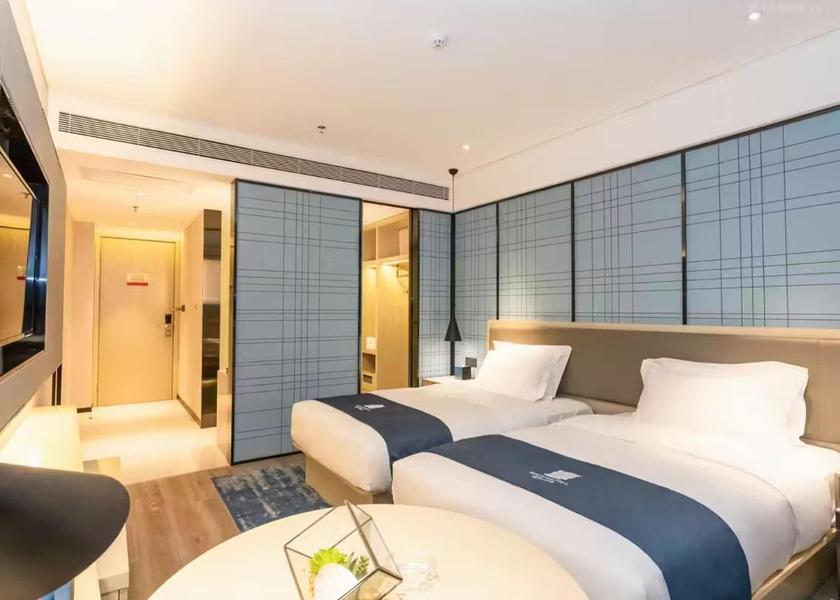 Guangxi Yulin Deluxe Twin Room