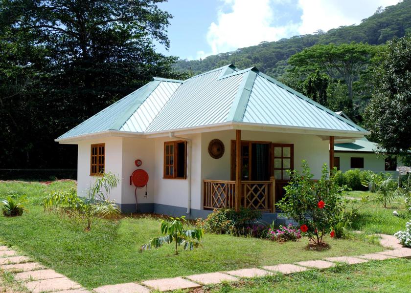  La Digue Exterior view