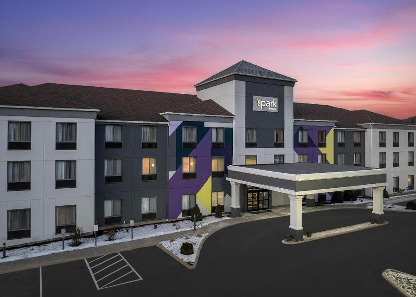 New York Vestal Hotel Exterior