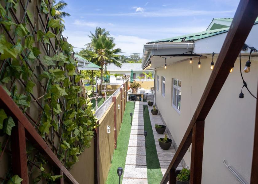  Praslin Island Hotel Exterior