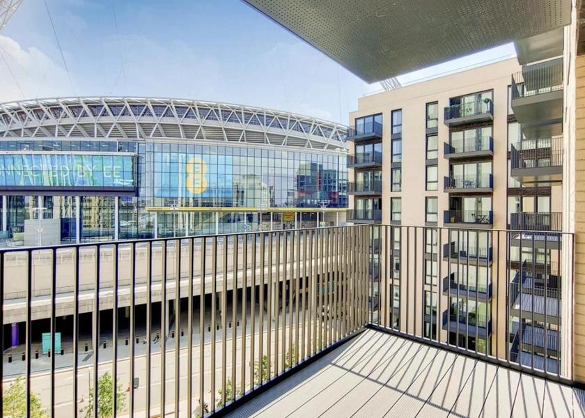 England Wembley Hotel Exterior