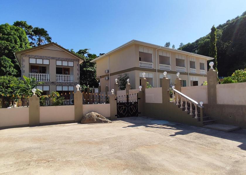  Praslin Island Exterior view