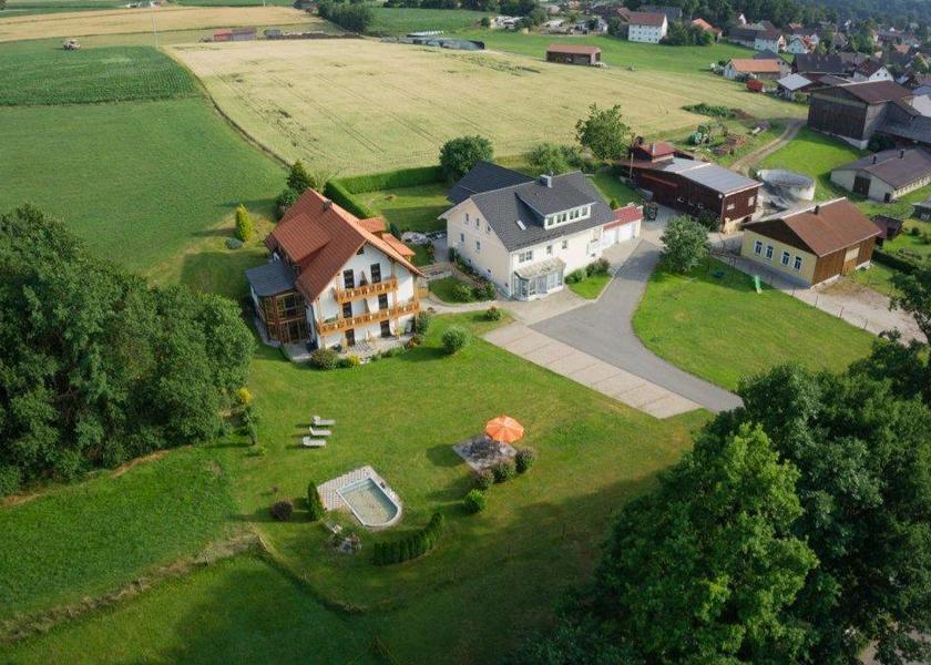 Bavaria Neualbenreuth Exterior view