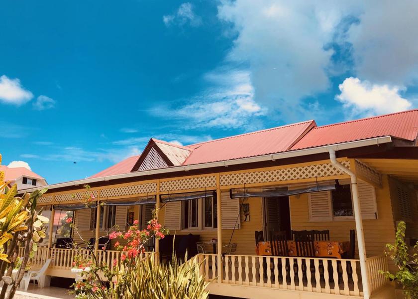  Praslin Island Exterior view