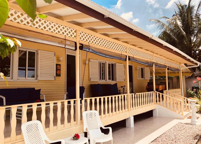  Praslin Island Exterior view