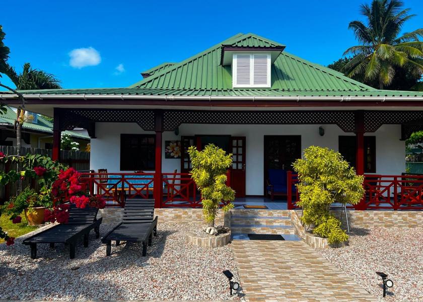  Praslin Island Exterior view