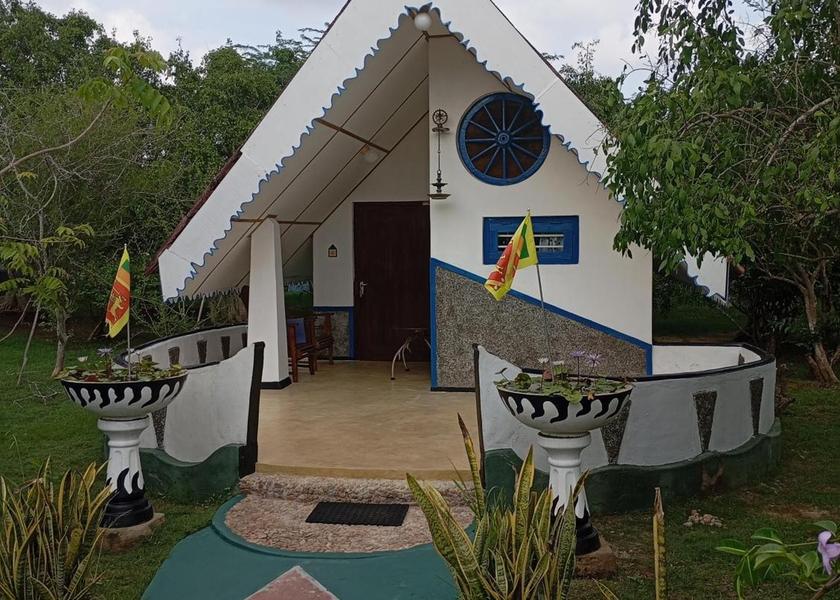 Southern Province Kirinda Hotel Exterior