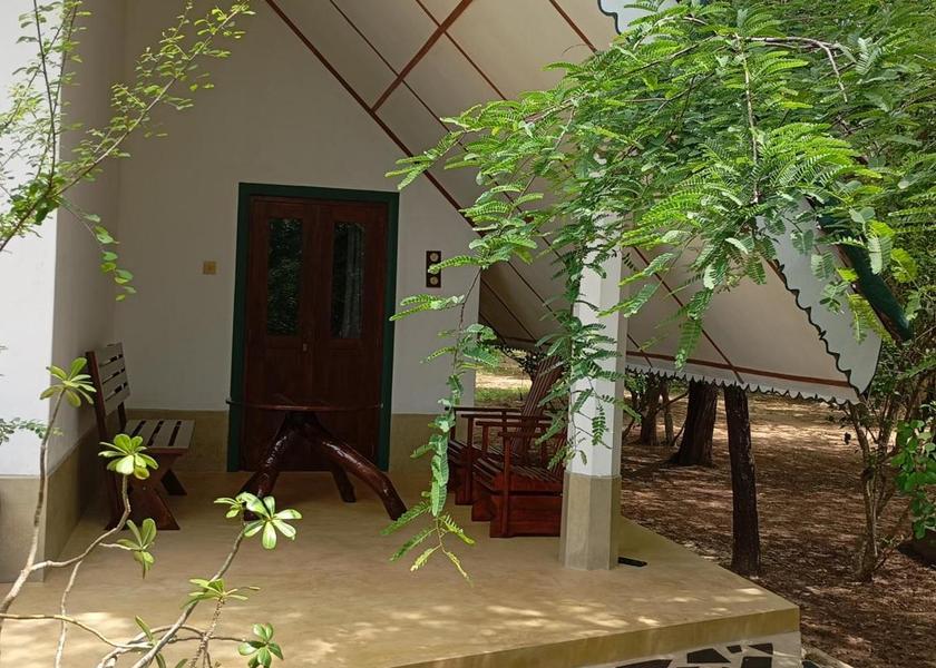 Southern Province Kirinda Hotel Exterior
