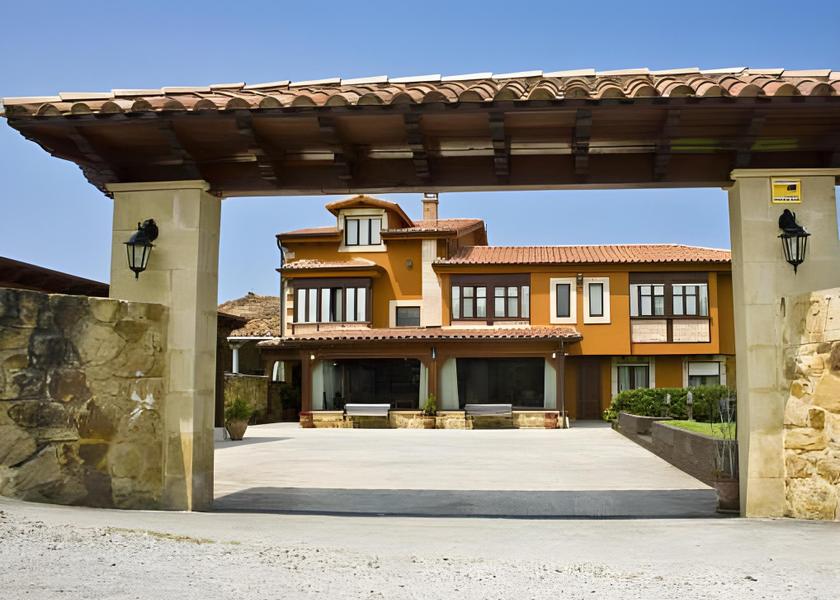 Cantabria San Vicente de la Barquera Entrance