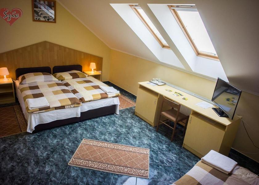 Hajdu-Bihar Debrecen Triple Room with Private Bathroom