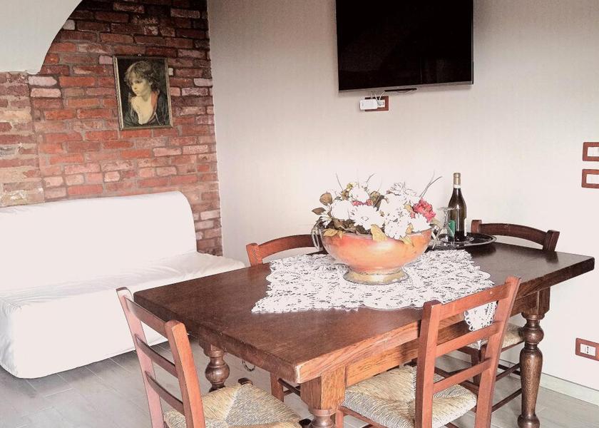 Piedmont Castellinaldo Shared lounge/TV area