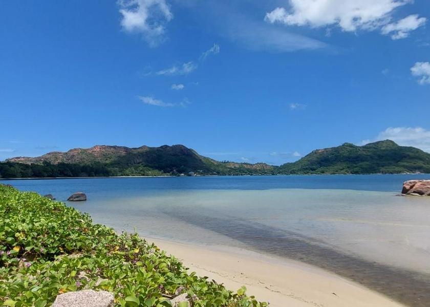  Praslin Island Beach