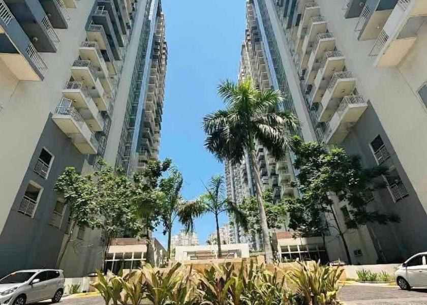  Pasig Hotel Exterior