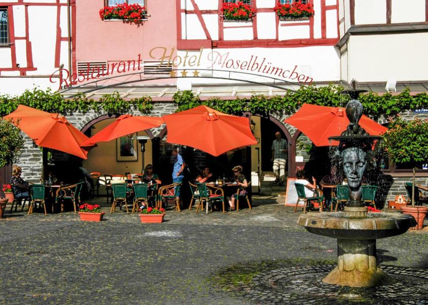 Rhineland-Palatinate Bernkastel-Kues Entrance