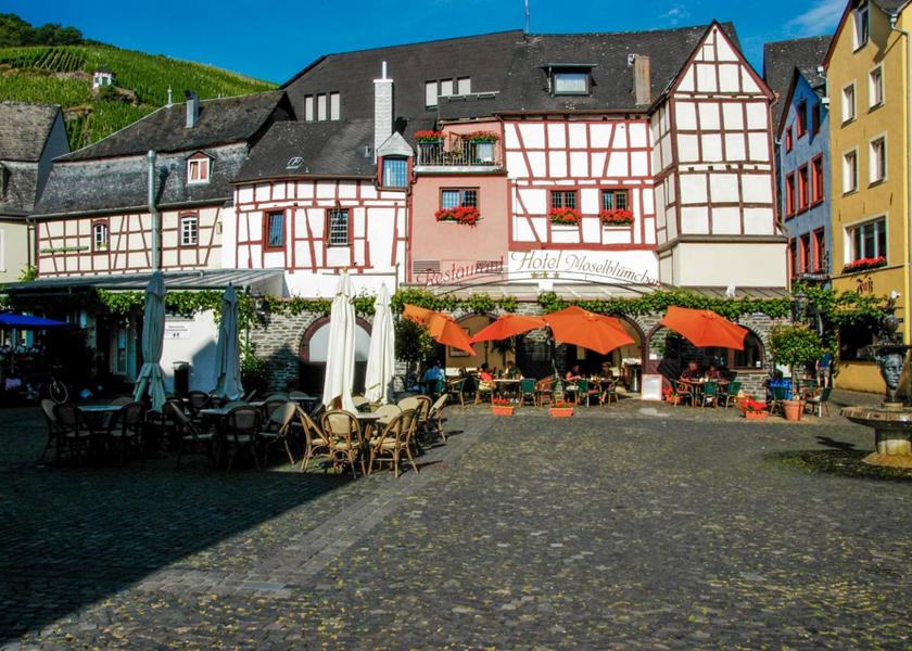 Rhineland-Palatinate Bernkastel-Kues Entrance