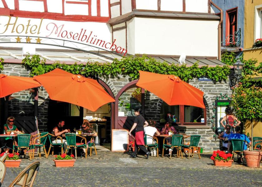 Rhineland-Palatinate Bernkastel-Kues Entrance