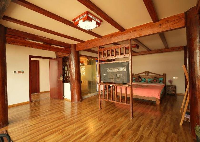 Yunnan Deqin Cozy King Room