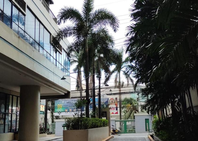  Quezon City Entrance