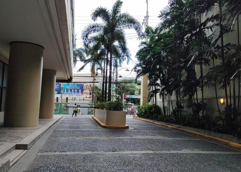  Quezon City Entrance