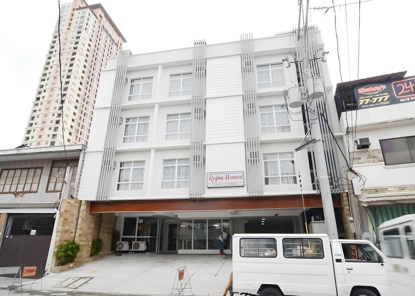  Makati Exterior view