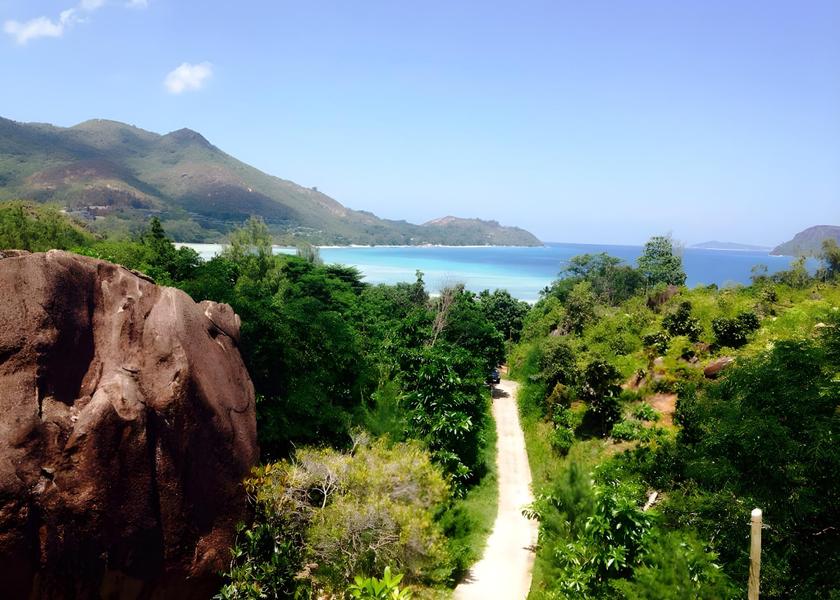  Praslin Island 