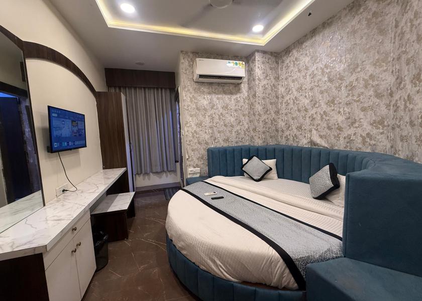 Gujarat Vadodara Deluxe Room