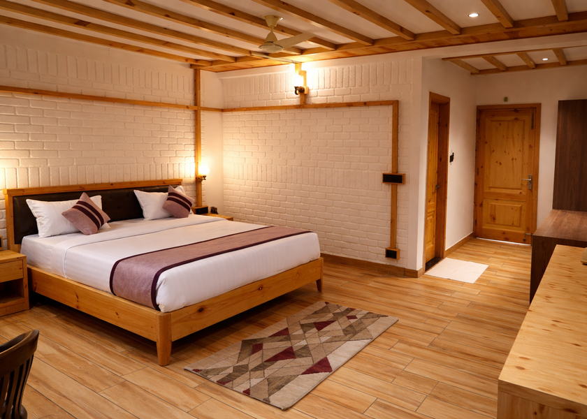 Uttarakhand Bhimtal Deluxe Room - private balcony